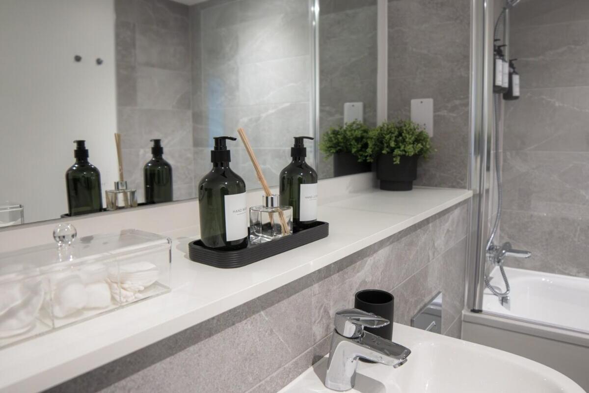 Luxury Mcr 2Bed,2Bath Apartment- Central Location! Манчестер Экстерьер фото